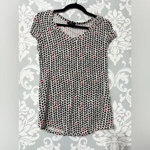 10/$25 • Cupio Heart Patterned Short Sleeve T-Shirt